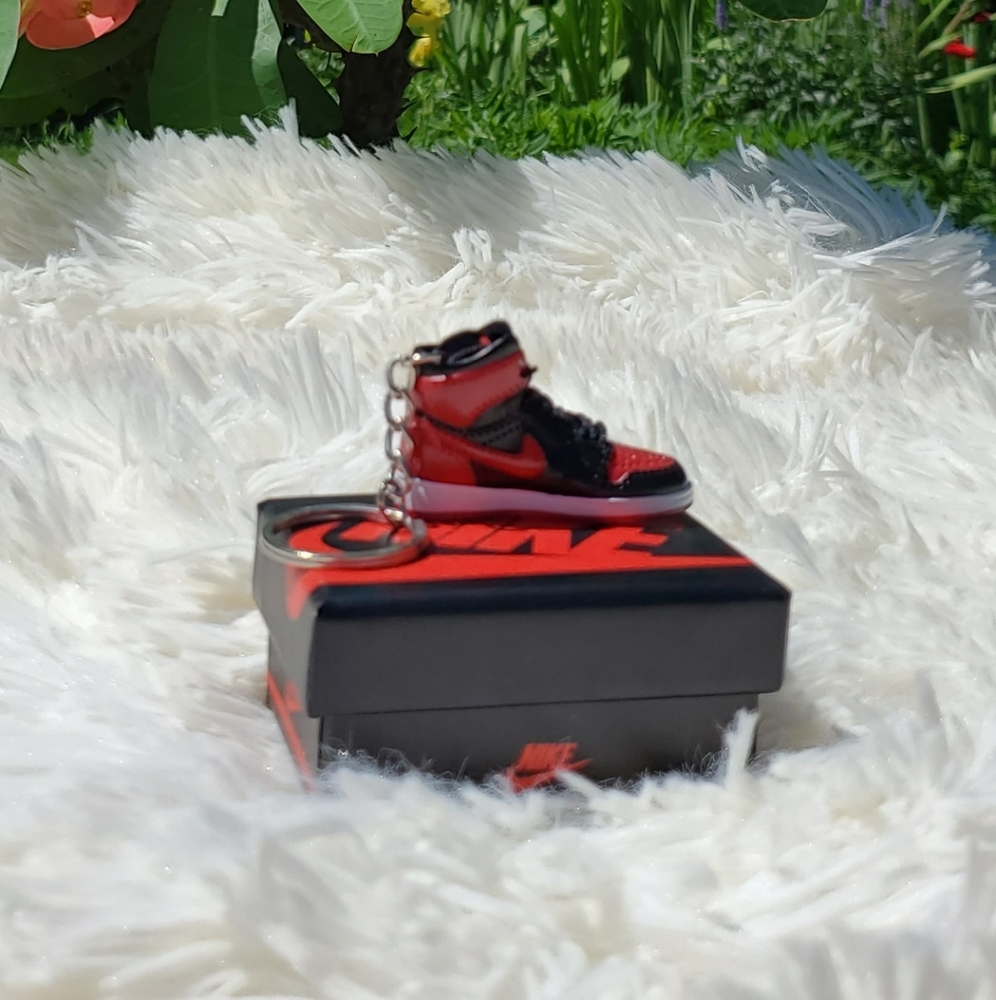 AJ 1 (I) RETRO HIGH "BRED" SHOE KEYCHAIN